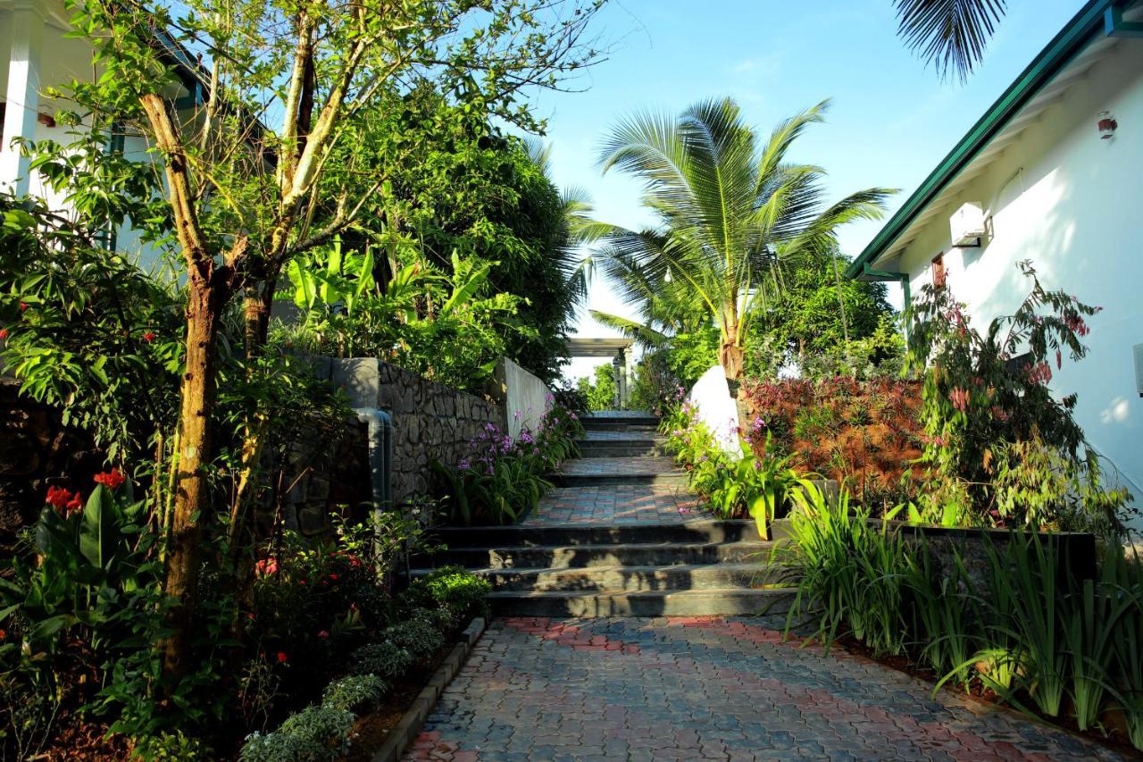 Hill View Resort Nakandalagoda ภายนอก รูปภาพ